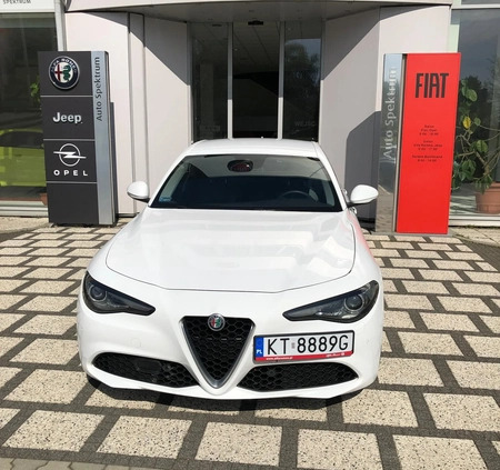 Alfa Romeo Giulia cena 89000 przebieg: 133000, rok produkcji 2016 z Tarnów małe 79